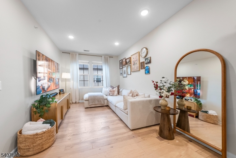 Somerville Sattion - Residential Lease