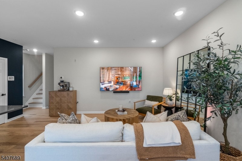 Somerville Sattion - Residential Lease