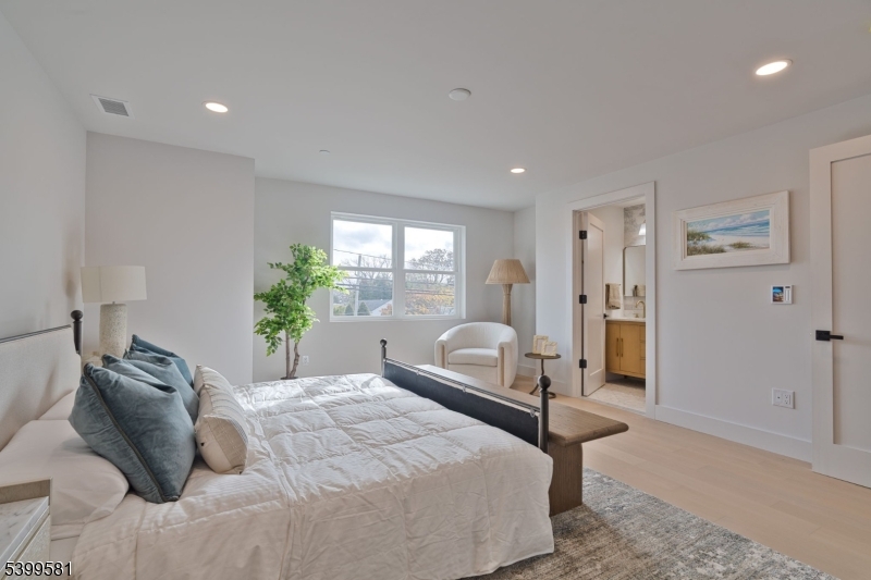 Avon Lakeview Townhomes - Residential