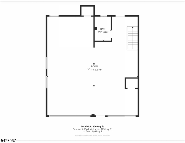 Main image without alt text