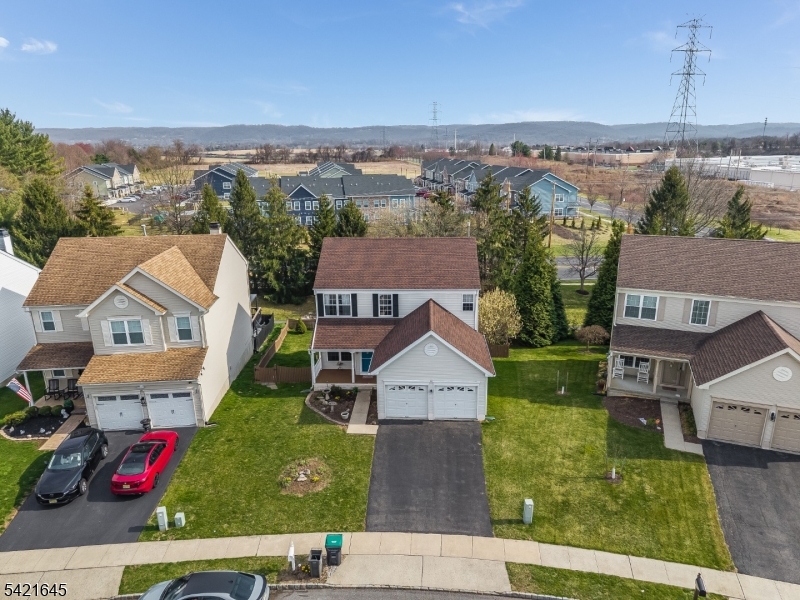 GRENWICH CHASE - Residential