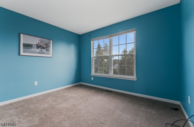 GRENWICH CHASE - Residential