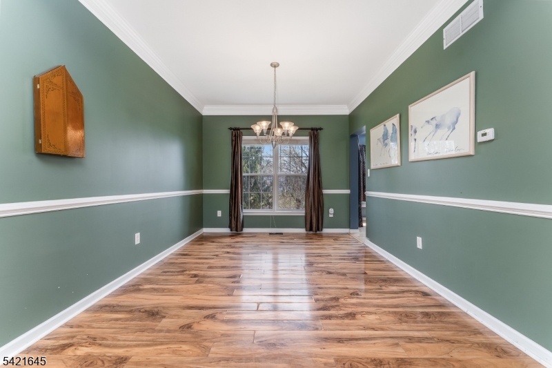 GRENWICH CHASE - Residential