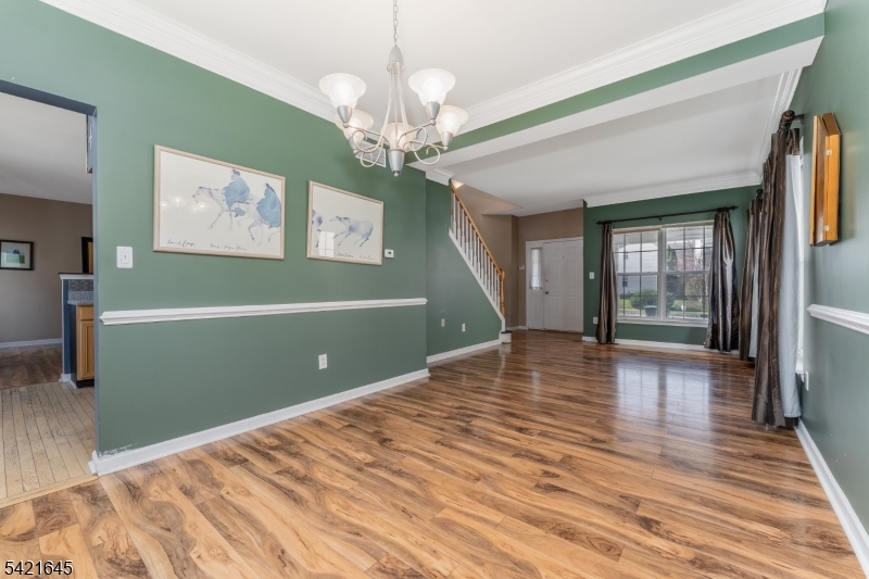 GRENWICH CHASE - Residential