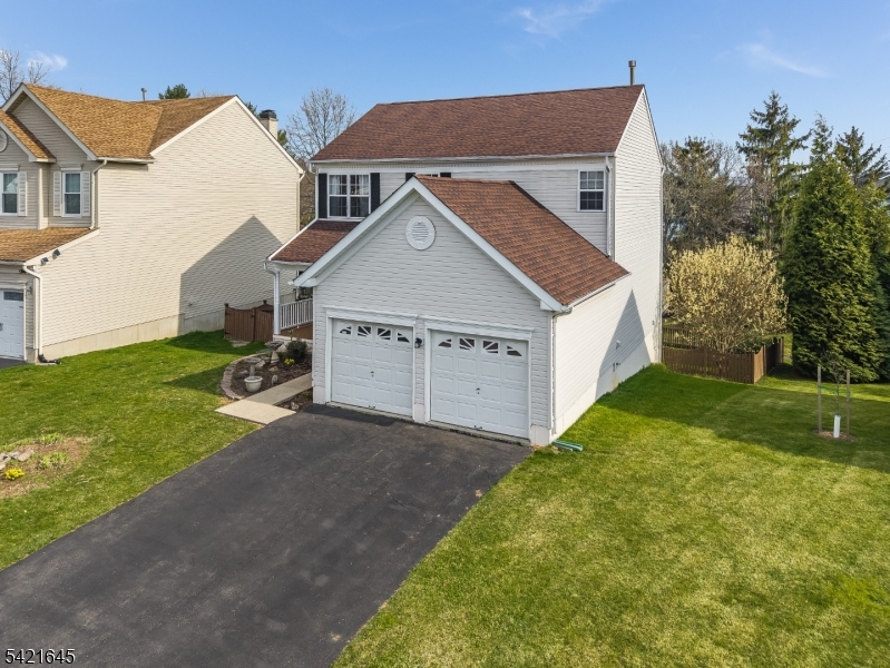 GRENWICH CHASE - Residential