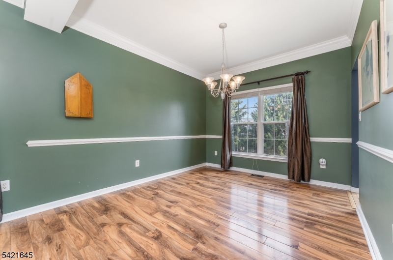 GRENWICH CHASE - Residential