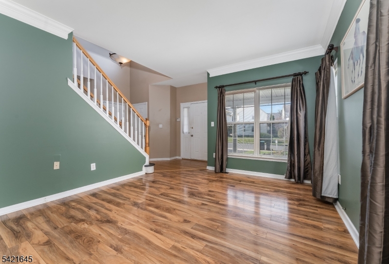 GRENWICH CHASE - Residential