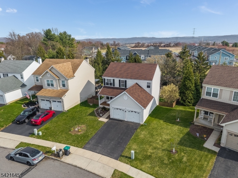 GRENWICH CHASE - Residential