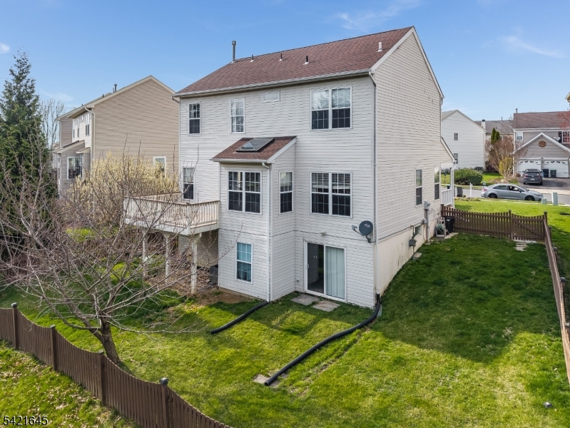 GRENWICH CHASE - Residential