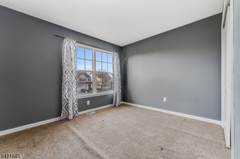 GRENWICH CHASE - Residential