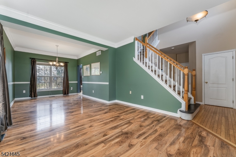 GRENWICH CHASE - Residential