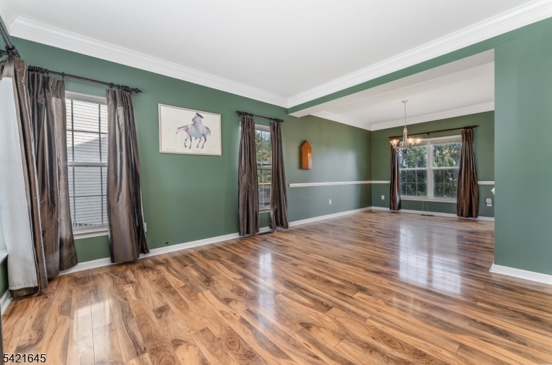 GRENWICH CHASE - Residential