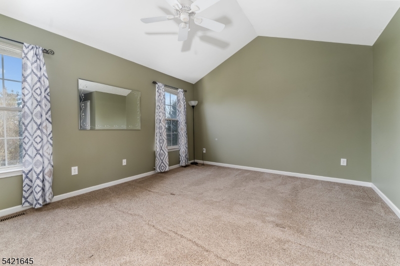 GRENWICH CHASE - Residential