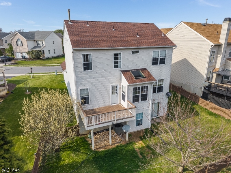 GRENWICH CHASE - Residential