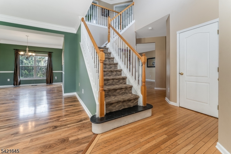 GRENWICH CHASE - Residential