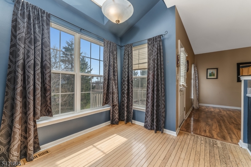 GRENWICH CHASE - Residential