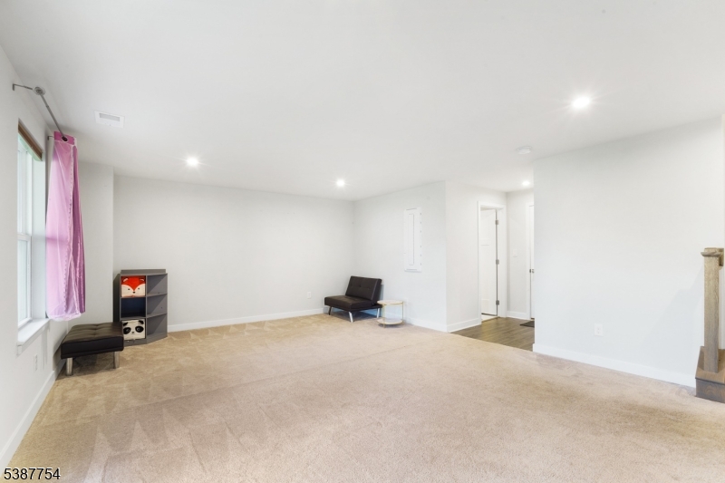 Mountain Ridge Estates - Residential Lease