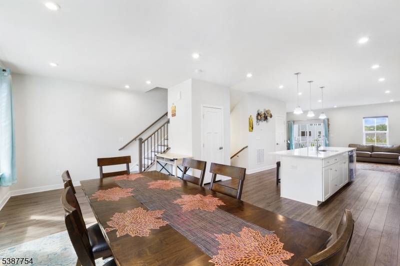 Mountain Ridge Estates - Residential Lease