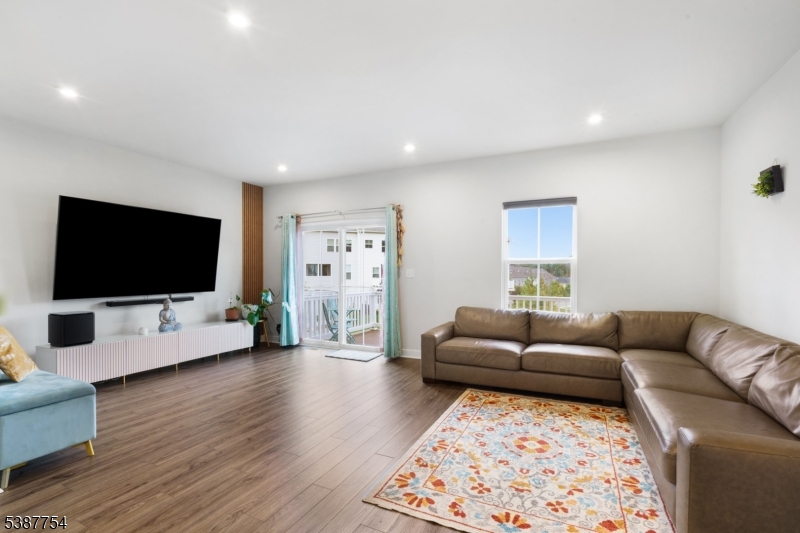 Mountain Ridge Estates - Residential Lease