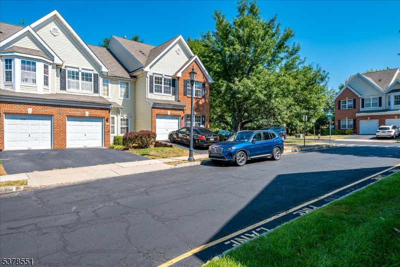 South Plainfield Boro, New Jersey 07080, United States, 2 Bedrooms Bedrooms, ,3 BathroomsBathrooms,Residential,Active,191599