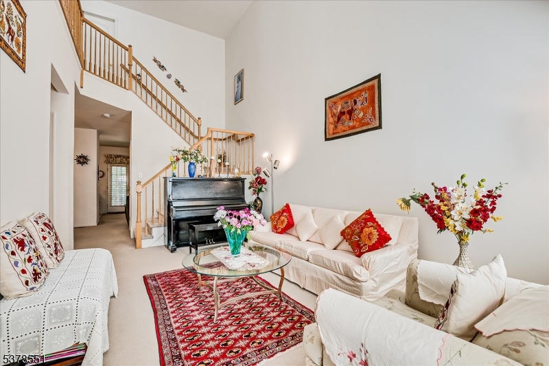 South Plainfield Boro, New Jersey 07080, United States, 2 Bedrooms Bedrooms, ,3 BathroomsBathrooms,Residential,Active,191599