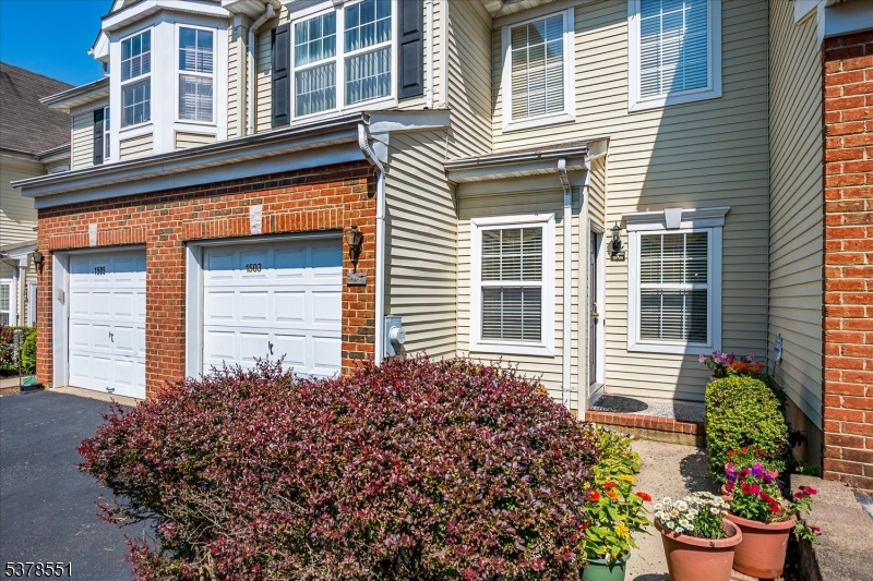 South Plainfield Boro, New Jersey 07080, United States, 2 Bedrooms Bedrooms, ,3 BathroomsBathrooms,Residential,Active,191599