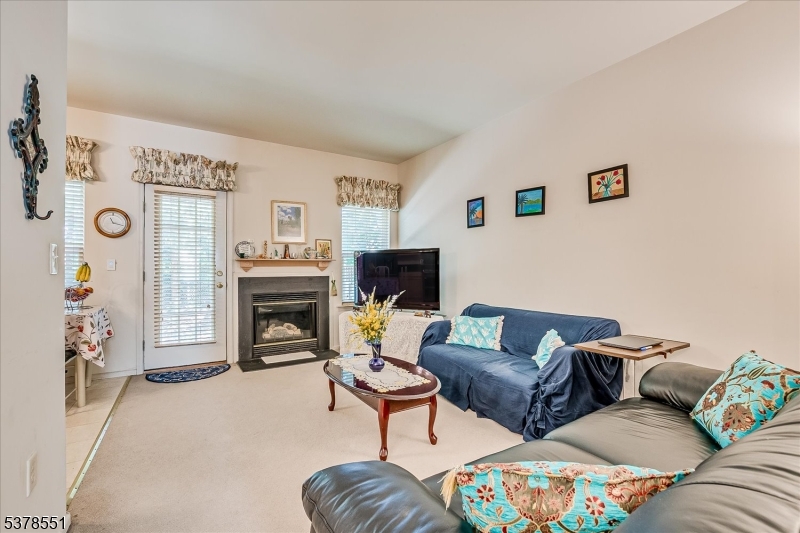 South Plainfield Boro, New Jersey 07080, United States, 2 Bedrooms Bedrooms, ,3 BathroomsBathrooms,Residential,Active,191599