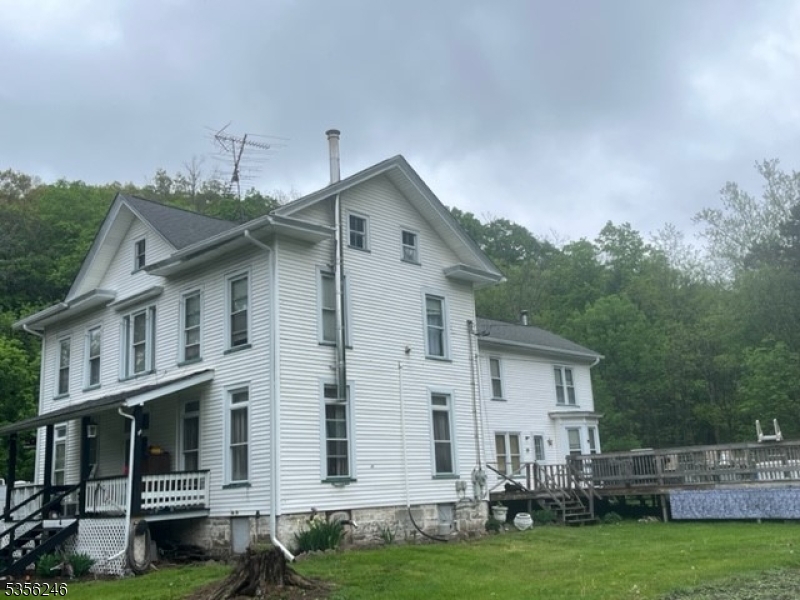 4 Valley St