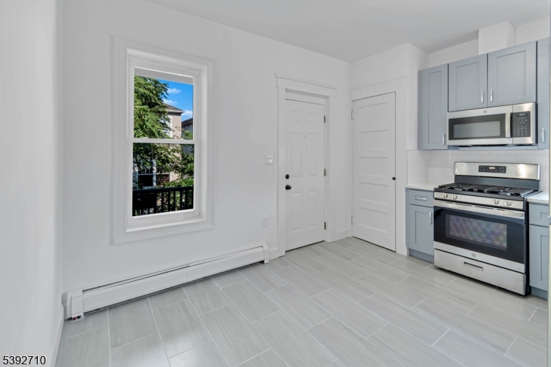 ELIZABETHPORT - Residential Lease