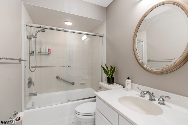 Country Club - Residential