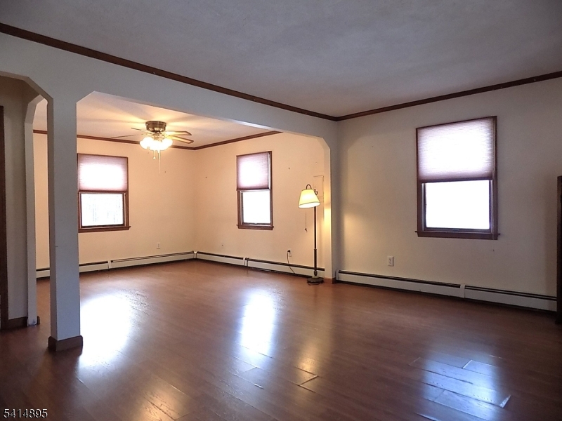 POMPTON PLAINS VILLAGE SEC - Residential