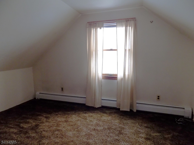 POMPTON PLAINS VILLAGE SEC - Residential