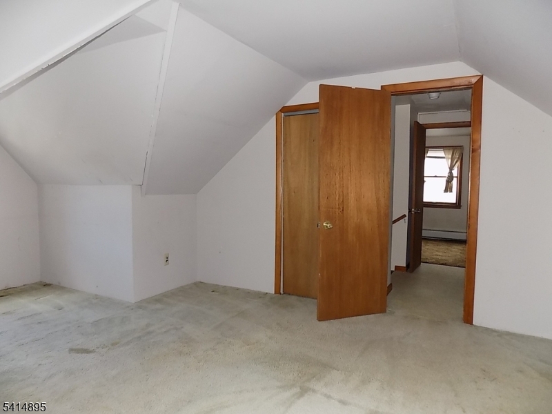 POMPTON PLAINS VILLAGE SEC - Residential