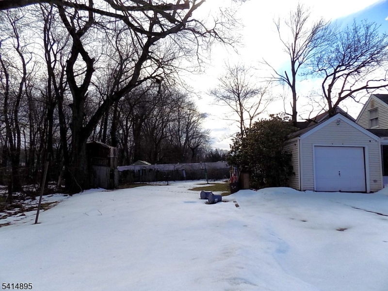 POMPTON PLAINS VILLAGE SEC - Residential