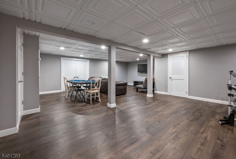 Pines lake - Residential