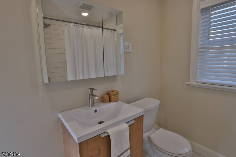 Clinton Twp., New Jersey 08801, United States, 2 Bedrooms Bedrooms, ,1 BathroomBathrooms,Residential,Active,3935