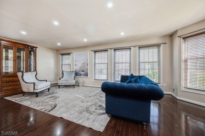 STONEVIEW - Residential