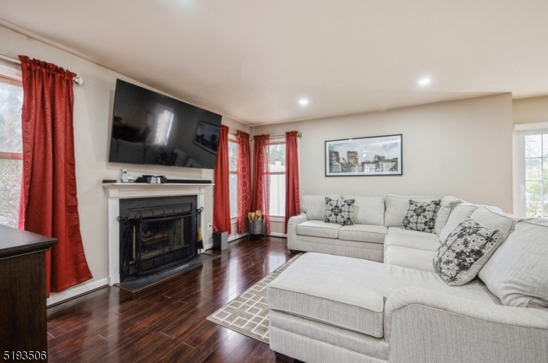 STONEVIEW - Residential