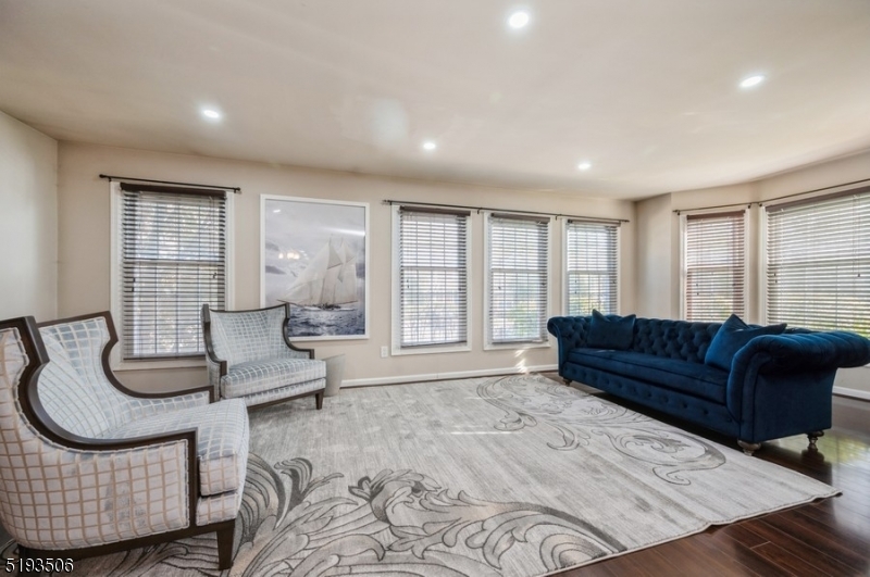 STONEVIEW - Residential