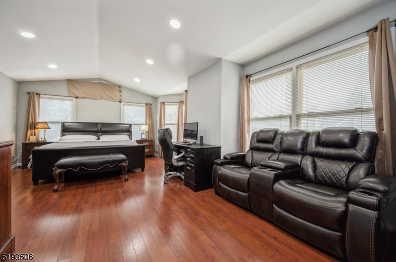 STONEVIEW - Residential