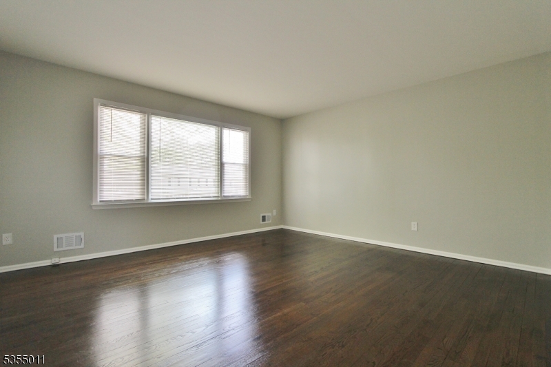 South Plainfield Boro, New Jersey 07080, United States, 2 Bedrooms Bedrooms, ,1 BathroomBathrooms,Residential,Active,123157