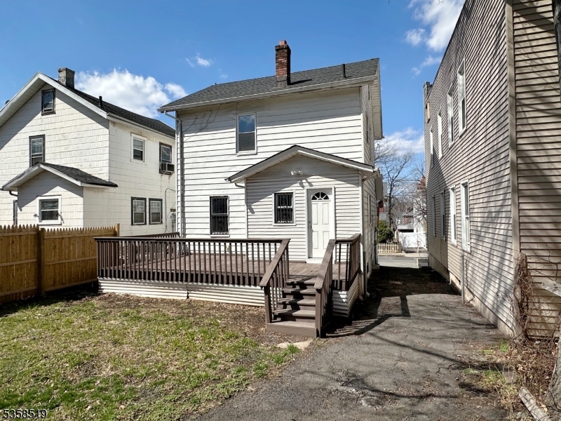 214 Maple Ave