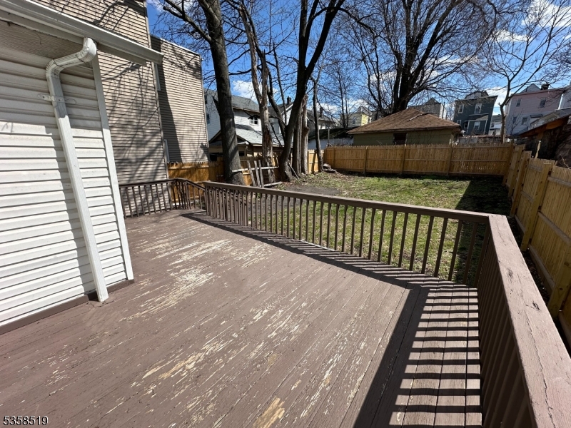 214 Maple Ave