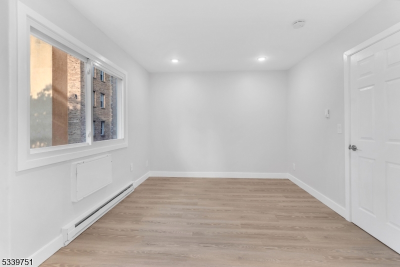 BAYWAY - Residential Lease