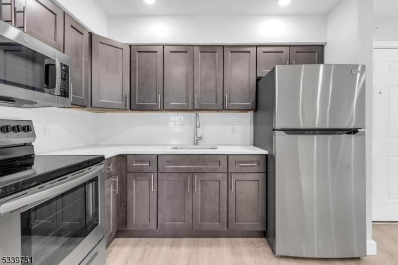 BAYWAY - Residential Lease