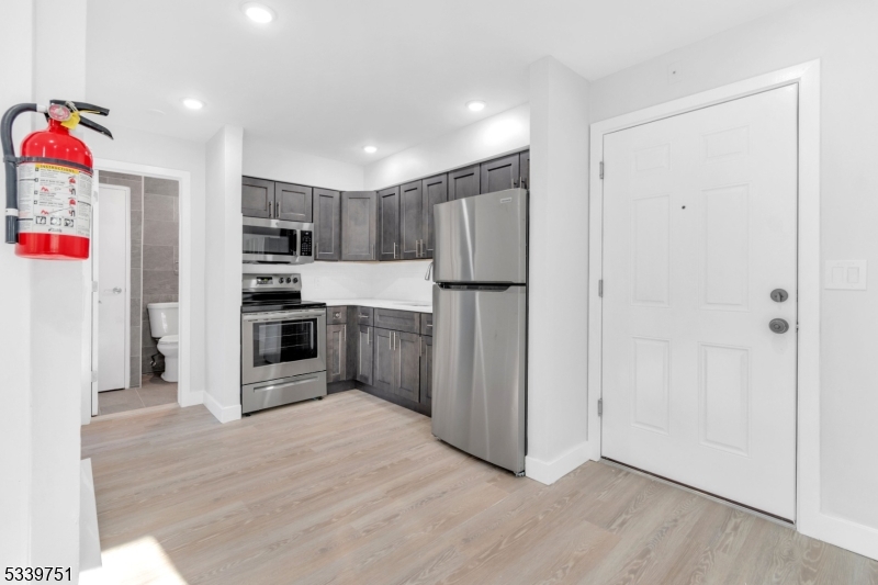 BAYWAY - Residential Lease