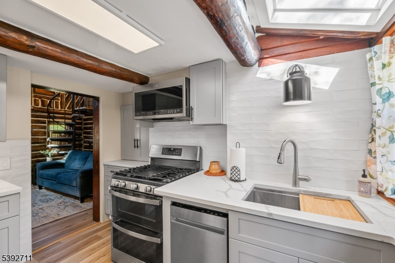 Pinecliff Lake - Residential