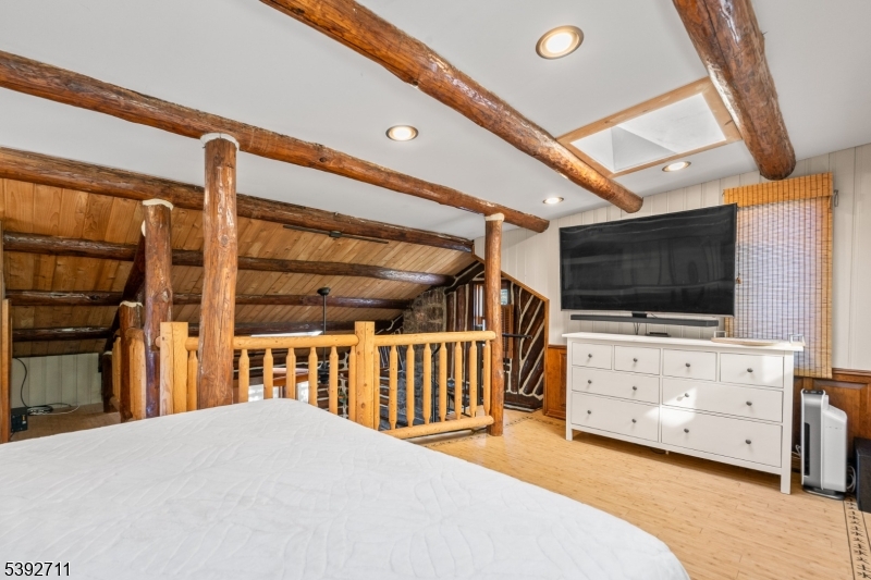 Pinecliff Lake - Residential