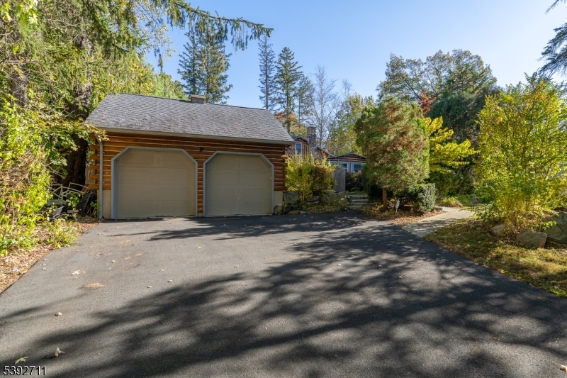 Pinecliff Lake - Residential