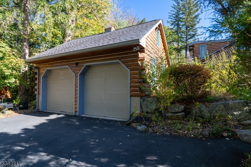 Pinecliff Lake - Residential